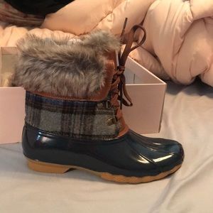 Brand new duck boot